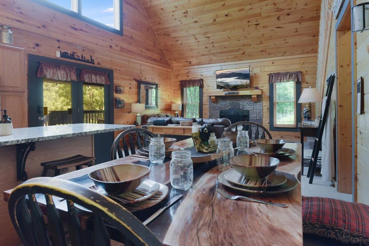 Ryes And Shine Bootlegger'S Cabin! Hot Tub* Pool* Arcade* Billiards *Ev * Pet Friendly Sevierville Exterior photo
