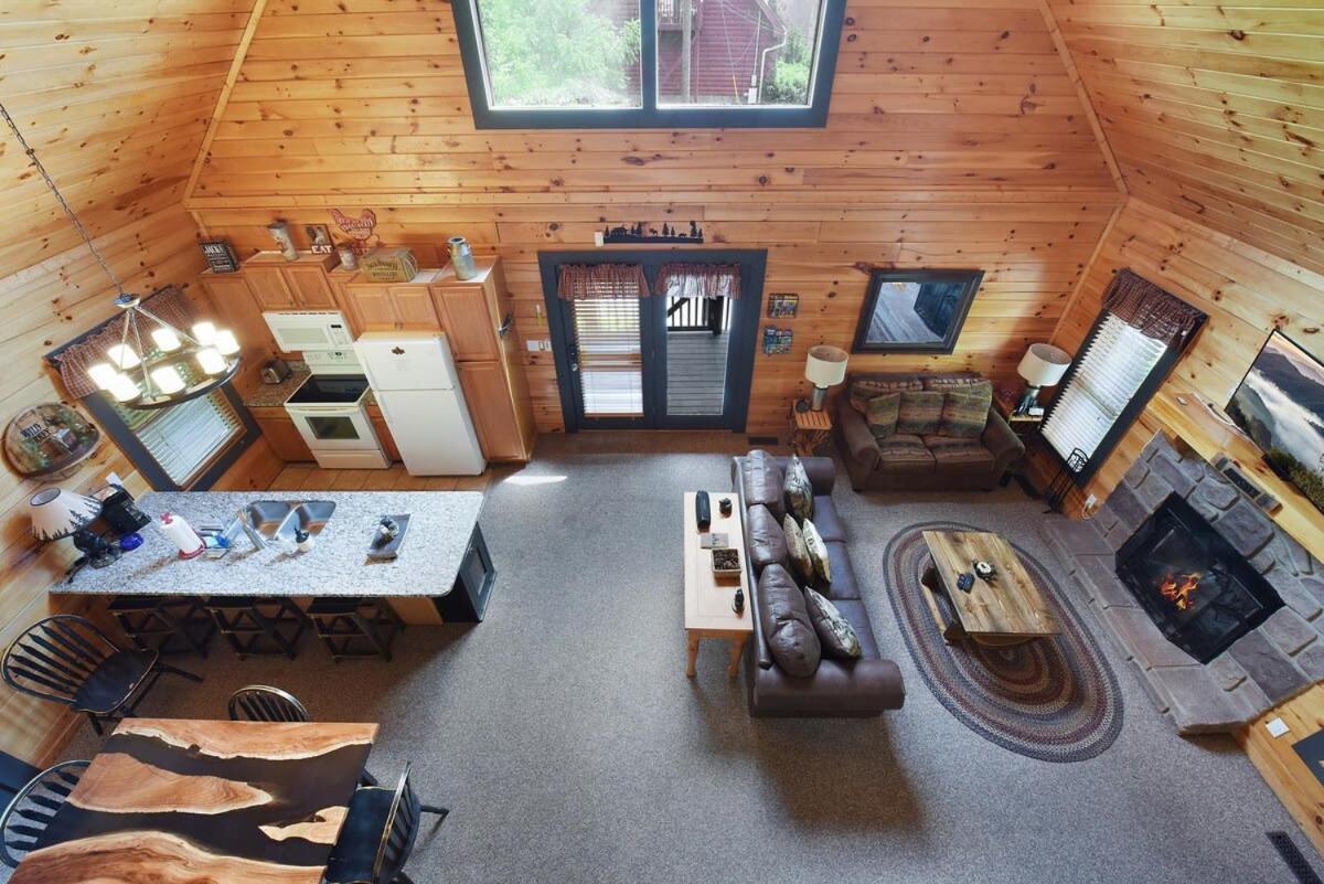 Ryes And Shine Bootlegger'S Cabin! Hot Tub* Pool* Arcade* Billiards *Ev * Pet Friendly Sevierville Exterior photo