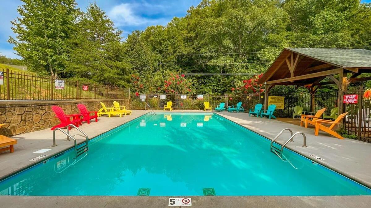Ryes And Shine Bootlegger'S Cabin! Hot Tub* Pool* Arcade* Billiards *Ev * Pet Friendly Sevierville Exterior photo