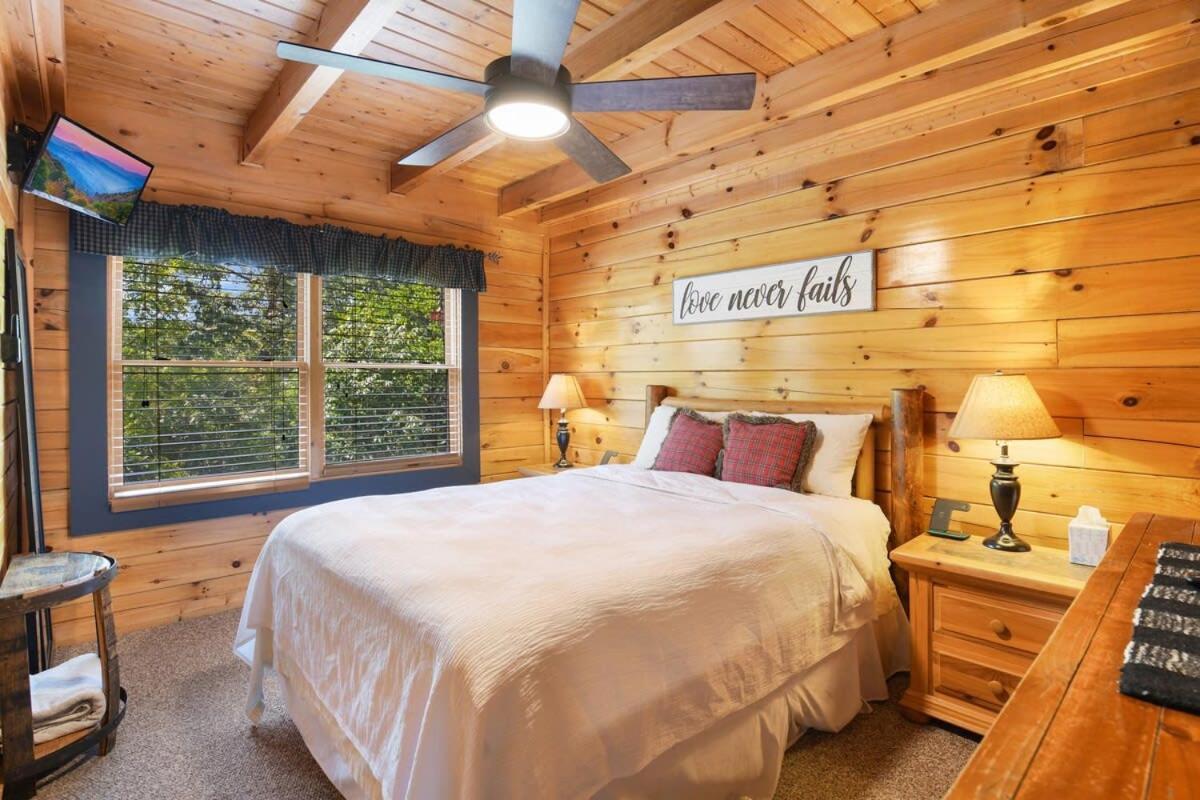 Ryes And Shine Bootlegger'S Cabin! Hot Tub* Pool* Arcade* Billiards *Ev * Pet Friendly Sevierville Exterior photo