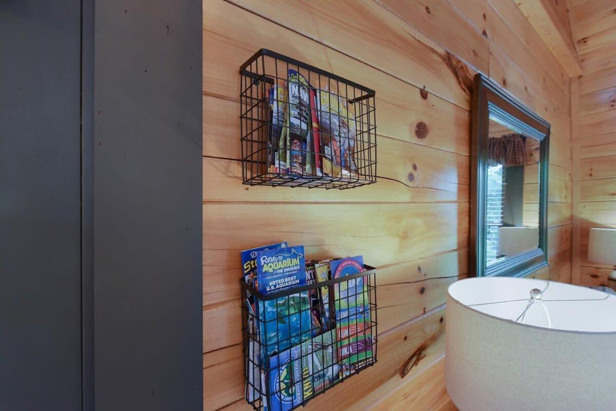 Ryes And Shine Bootlegger'S Cabin! Hot Tub* Pool* Arcade* Billiards *Ev * Pet Friendly Sevierville Exterior photo