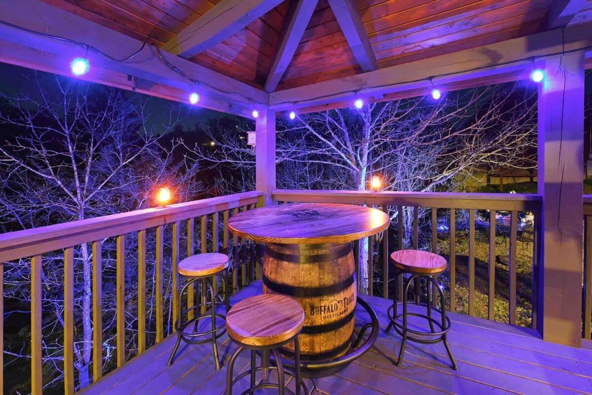 Ryes And Shine Bootlegger'S Cabin! Hot Tub* Pool* Arcade* Billiards *Ev * Pet Friendly Sevierville Exterior photo