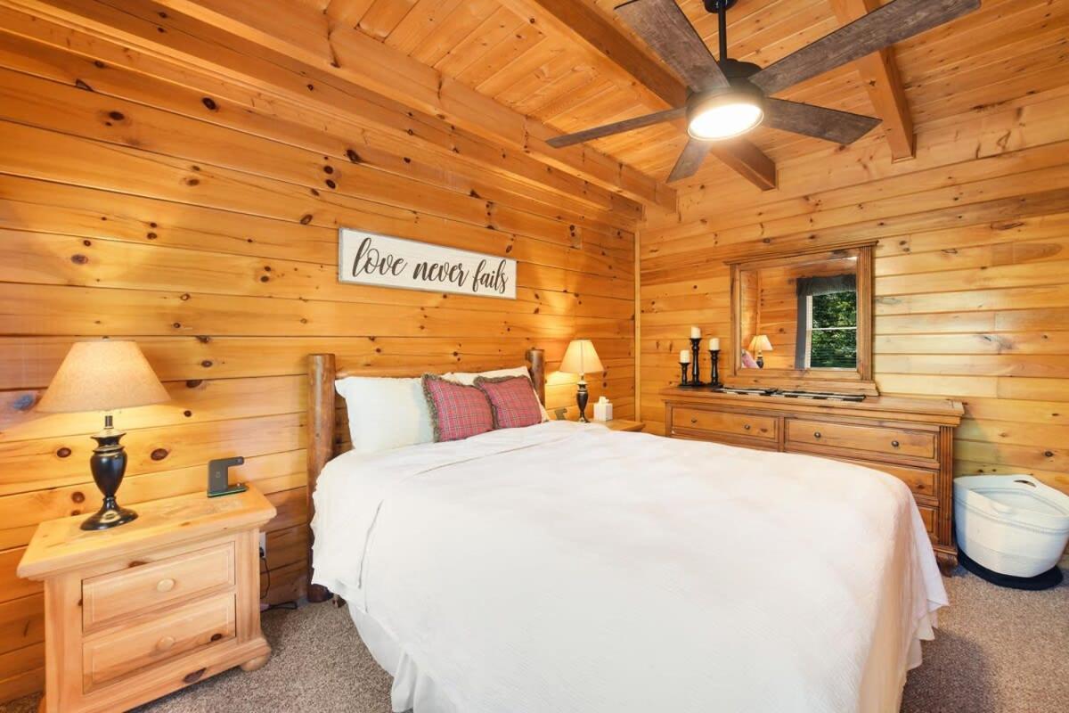Ryes And Shine Bootlegger'S Cabin! Hot Tub* Pool* Arcade* Billiards *Ev * Pet Friendly Sevierville Exterior photo