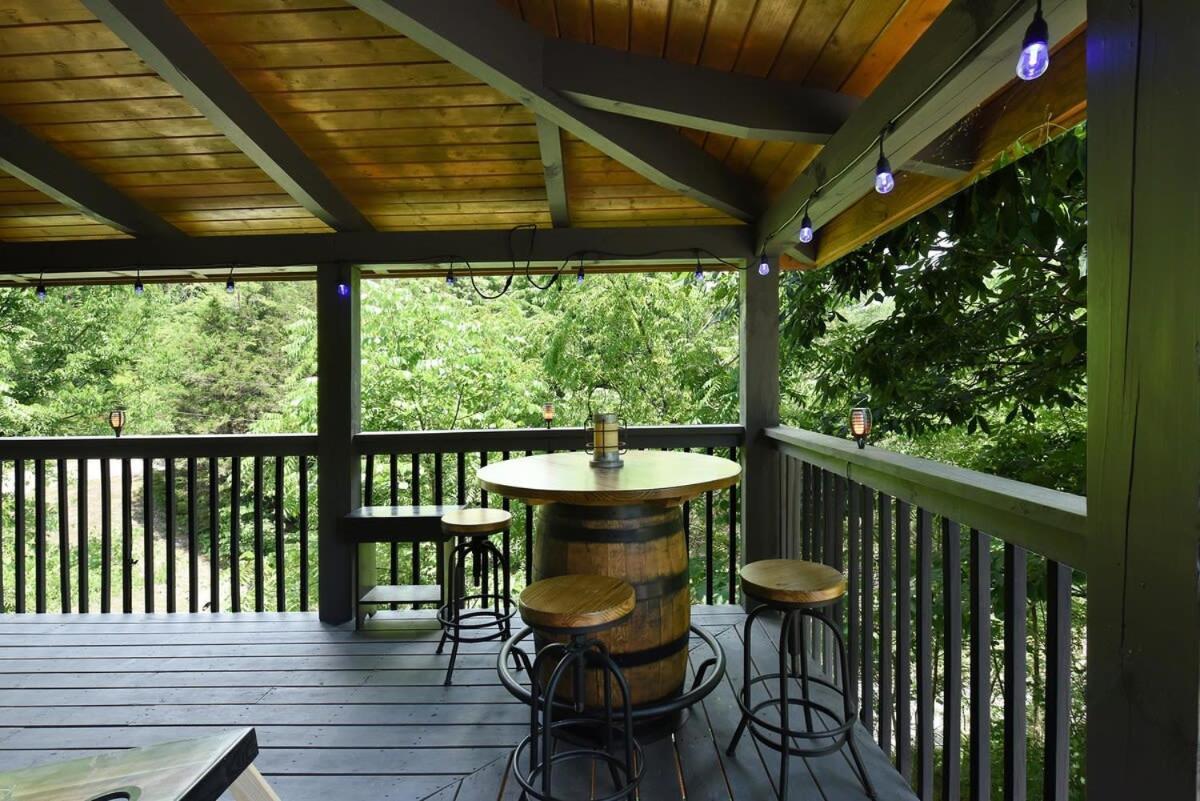 Ryes And Shine Bootlegger'S Cabin! Hot Tub* Pool* Arcade* Billiards *Ev * Pet Friendly Sevierville Exterior photo