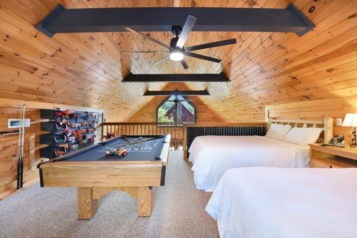 Ryes And Shine Bootlegger'S Cabin! Hot Tub* Pool* Arcade* Billiards *Ev * Pet Friendly Sevierville Exterior photo