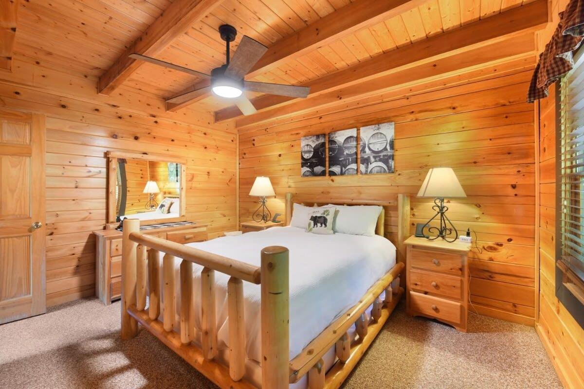 Ryes And Shine Bootlegger'S Cabin! Hot Tub* Pool* Arcade* Billiards *Ev * Pet Friendly Sevierville Exterior photo