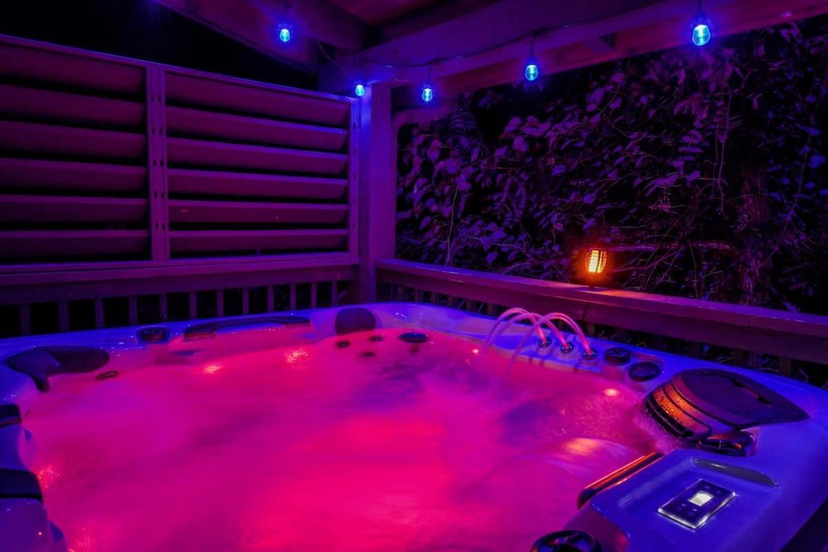 Ryes And Shine Bootlegger'S Cabin! Hot Tub* Pool* Arcade* Billiards *Ev * Pet Friendly Sevierville Exterior photo